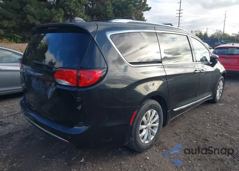 2018 Chrysler Pacifica Touring L z USA, uszkodzony, nr VIN 2C4RC1BG8JR261396
